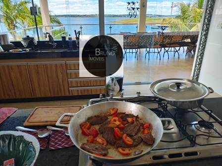 Cód: 33 - CASA MARAVILHOSA NO LAGO DE FURNAS  Á VENDA !!