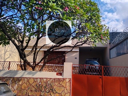 Cód: 35 - CASA ANTIGA, REFORMADA, Á VENDA NO BAIRRO LAGOINHA - BH - MG !!