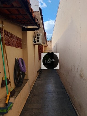 Cód: 35 - CASA ANTIGA, REFORMADA, Á VENDA NO BAIRRO LAGOINHA - BH - MG !!