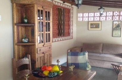 Cód: 35 - CASA ANTIGA, REFORMADA, Á VENDA NO BAIRRO LAGOINHA - BH - MG !!