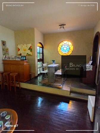 Cód.: 65 - UMA CASA COM "CLUBE PRIVATIVO" Á VENDA NO BAIRRO SANTA AMÉLIA - BH- MG