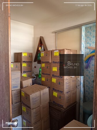 Cód.: 65 - UMA CASA COM "CLUBE PRIVATIVO" Á VENDA NO BAIRRO SANTA AMÉLIA - BH- MG
