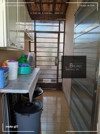 Cód.: 65 - UMA CASA COM "CLUBE PRIVATIVO" Á VENDA NO BAIRRO SANTA AMÉLIA - BH- MG
