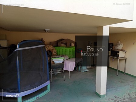 Cód.: 65 - UMA CASA COM "CLUBE PRIVATIVO" Á VENDA NO BAIRRO SANTA AMÉLIA - BH- MG