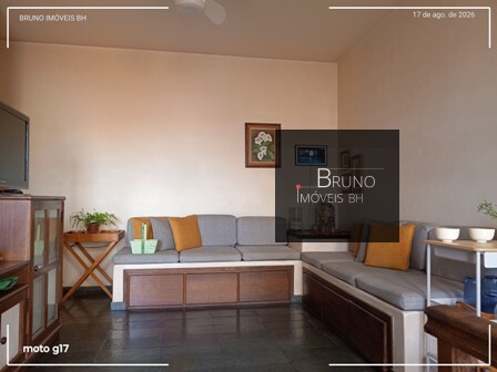 Cód.: 65 - UMA CASA COM "CLUBE PRIVATIVO" Á VENDA NO BAIRRO SANTA AMÉLIA - BH- MG