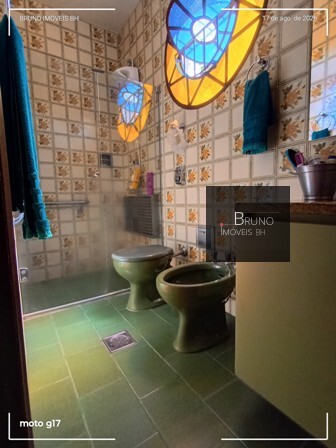 Cód.: 65 - UMA CASA COM "CLUBE PRIVATIVO" Á VENDA NO BAIRRO SANTA AMÉLIA - BH- MG